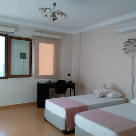 Villas Mandalyas * 京多安
